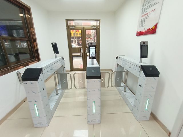 大门无人值守一卡通门禁系统
